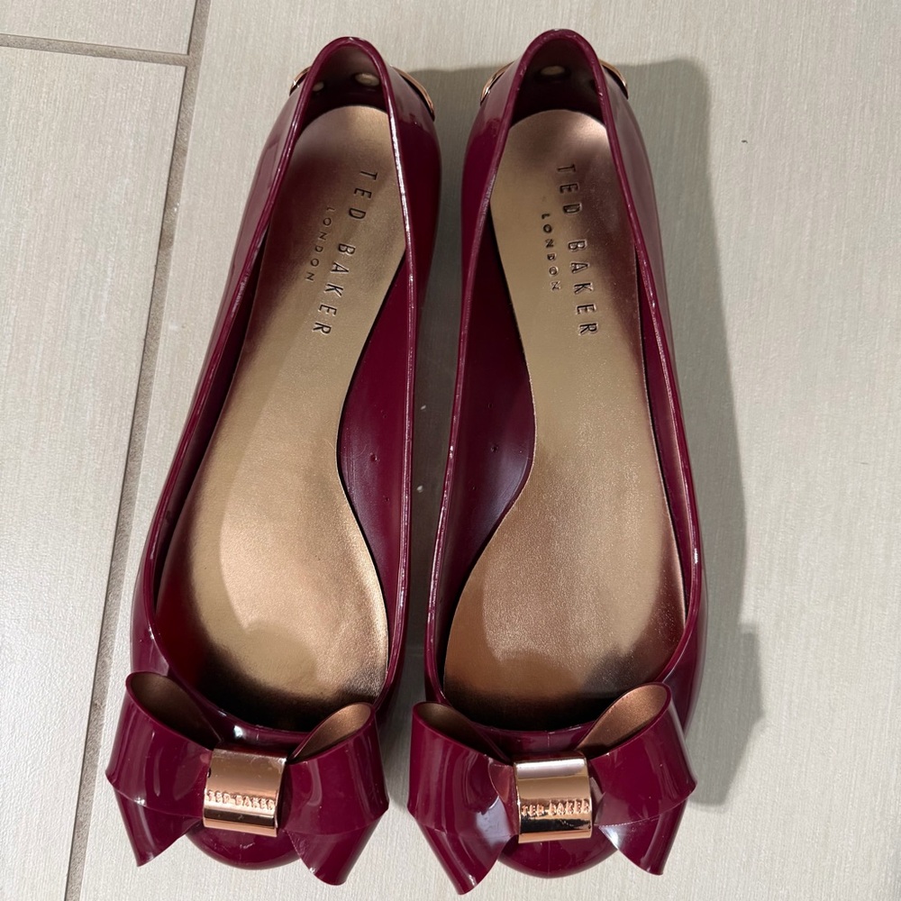 Ted baker maroon Burgundy Bow Rex gold rubber Flats comfy
